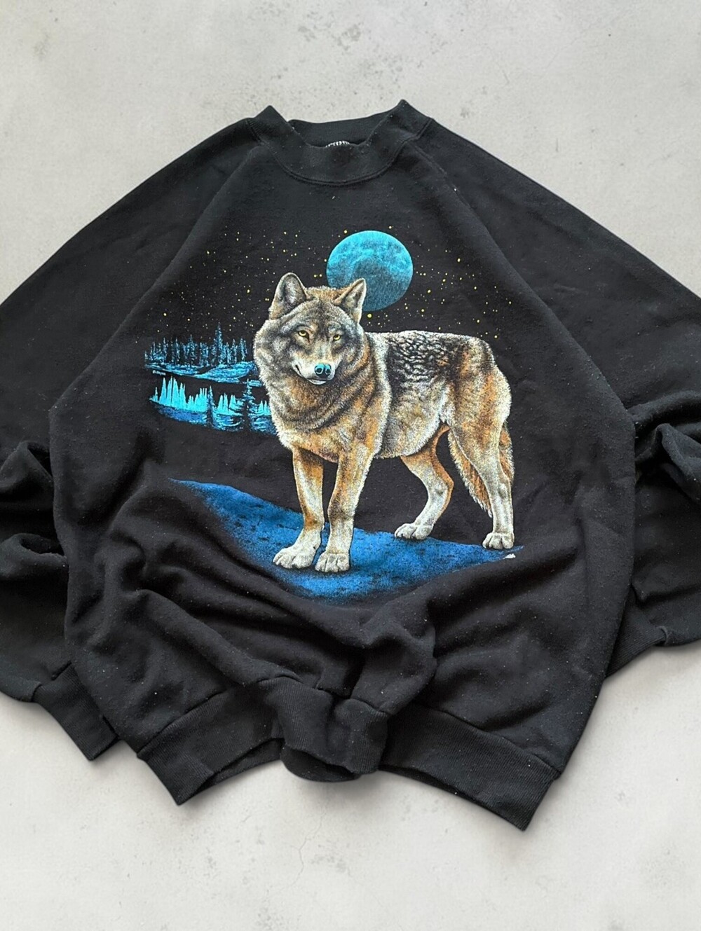 Vintage 1980s Wolf Graphic Nature Crewneck Sweatshirt Black Medium Sweater USA